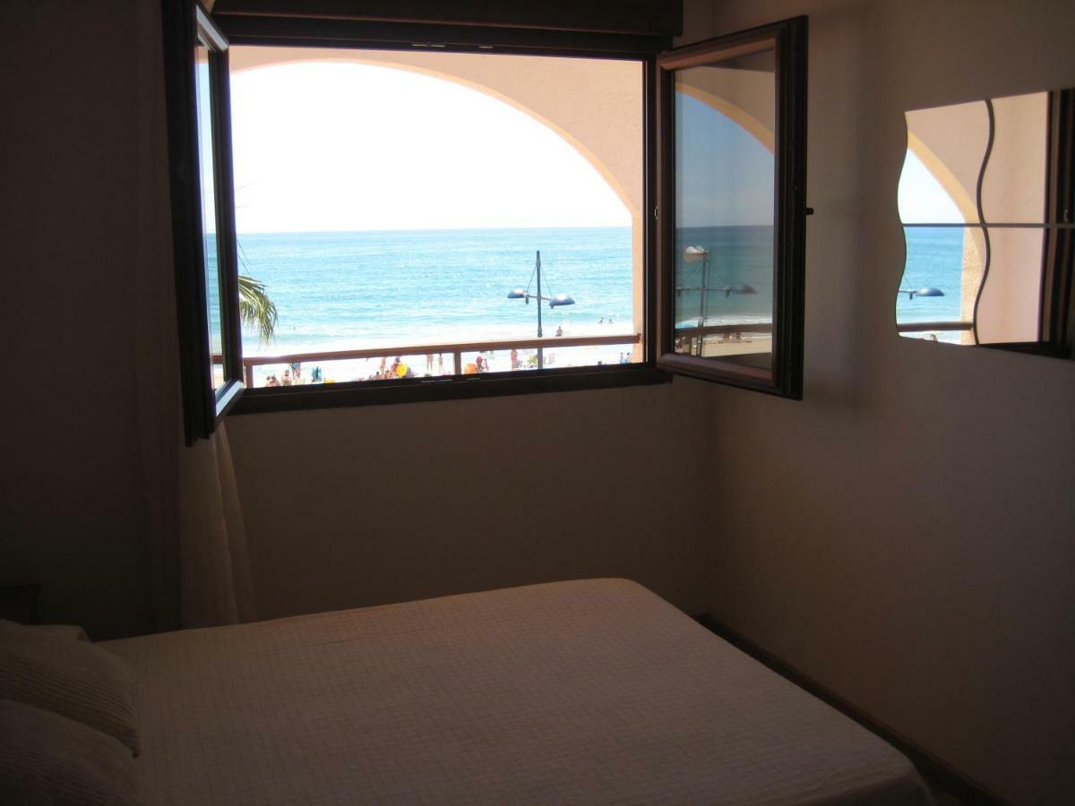 Primera Linea De Playa, Ada Benedicto Xiii, Aire Acondicionado, Wifi, Parking * Peñíscola